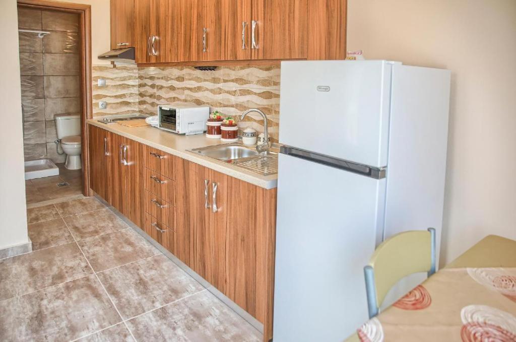 Despinas Seafront Apartments,Haraki Exterior foto